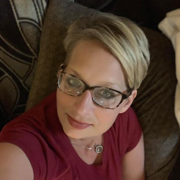 Meet your Posher, Vanessa - Picture 1 of 1